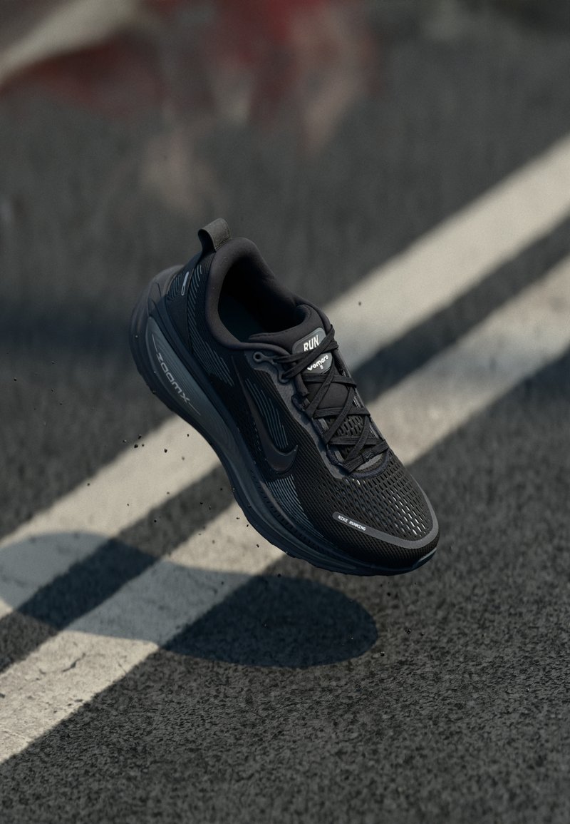 Nike Performance - VOMERO 18 - Road running shoes - black/grey, Enlarge