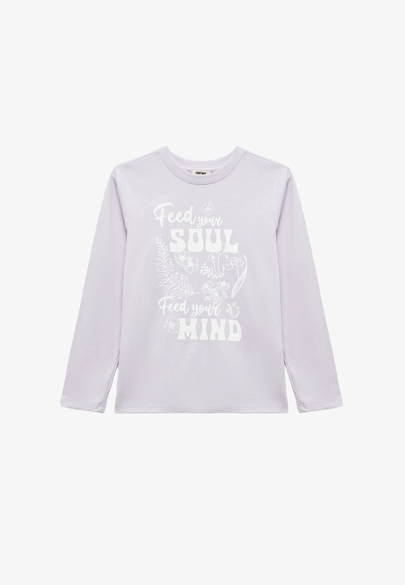 Lichtpaarse langemouwen shirt met witte tekst: "Voed je ZIEL Voed je GEEST," met bloemen- en bladdesigns rond de tekst.