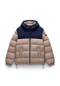 Giacca a vento con cappuccio, con corpo beige e parte superiore del torace e cappuccio blu navy, con zip frontale, polsini elastici e due tasche frontali.
