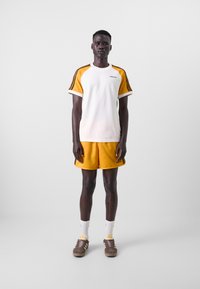 adidas Originals Print T-shirt - off white