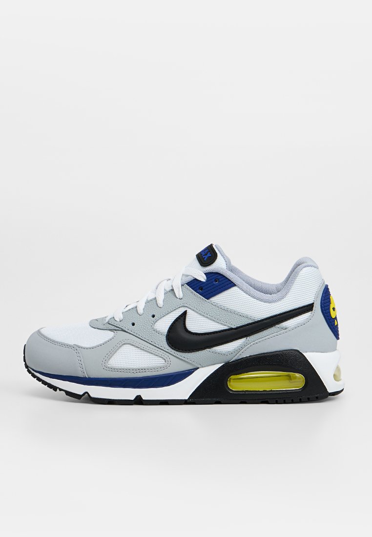 AIR MAX IVO