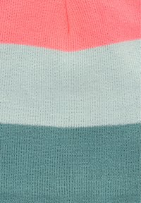 Gebreide stof met drie horizontale strepen: boven in levendig roze, midden in lichtblauw, onder in donker teal. Soepele textuur, zachte uitstraling.