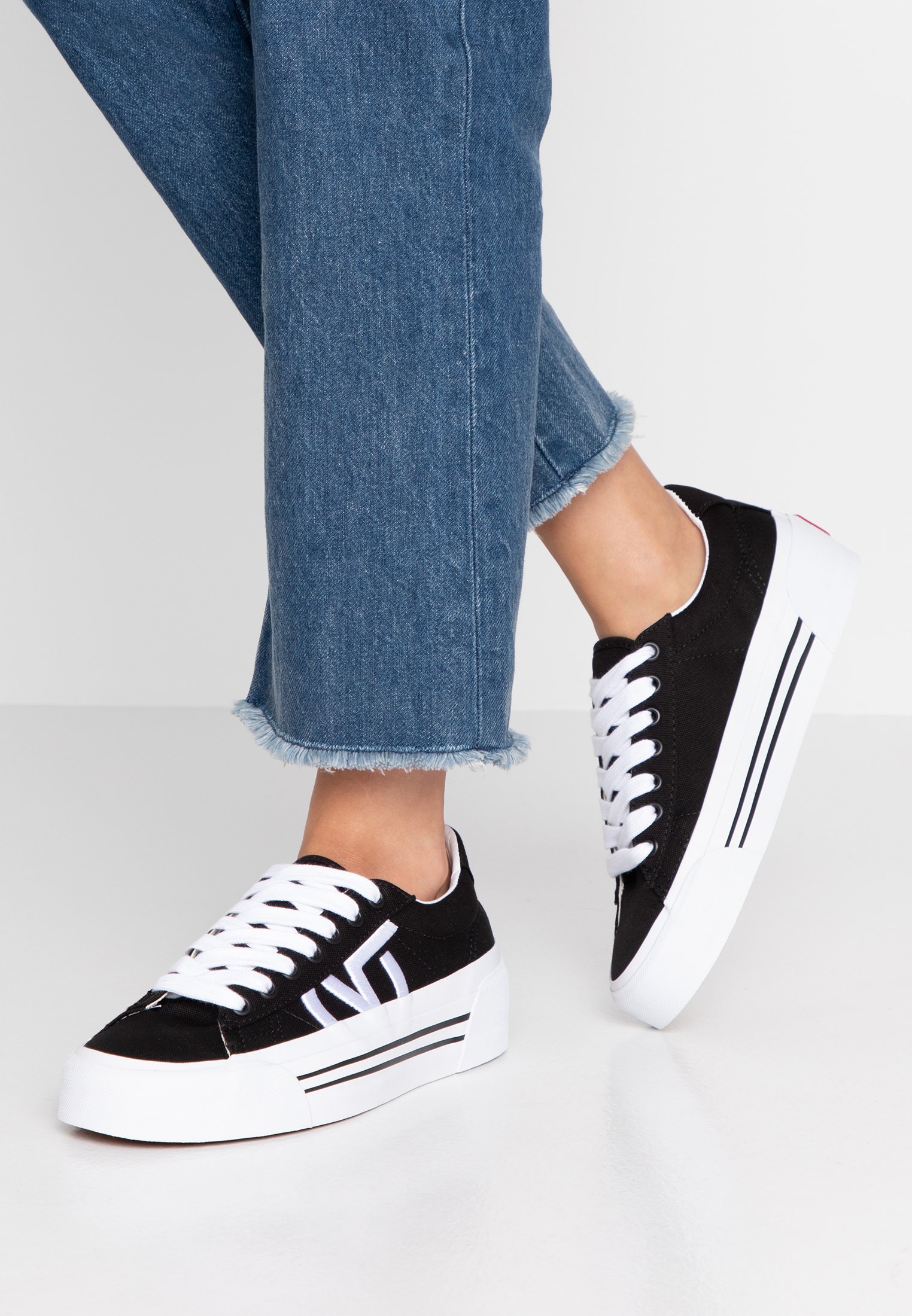 Vans SID NI Joggesko blacktrue white Zalando.no Vans SID NI Joggesko blacktrue white Zalando.no