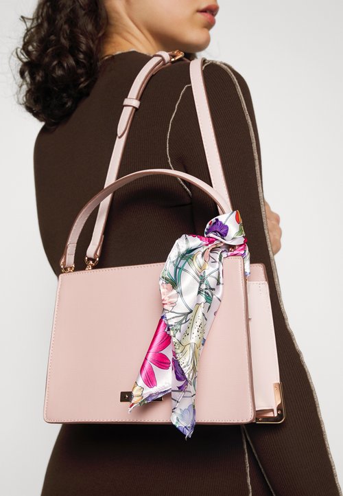 ALDO EDEADAN Käsilaukku bone synthetic quilted/luonnonvalkoinen