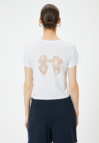 Koton BOWTIE - T-shirt med print - white