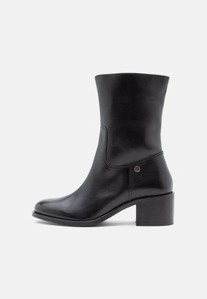 YOUR VIBE - Bottes - black