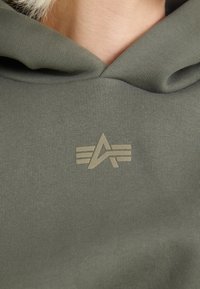 Alpha Industries WAISTED HOODY - Mikina - dark olive