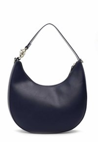 Granatowa skórzana torebka o zaokrąglonym kształcie hobo, z pojedynczym paskiem na ramię i srebrnym wykończeniem. Gładka faktura, minimalistyczny design.