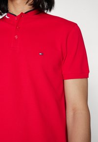 Tommy Hilfiger MAO TIPPED SLIM  - Pólóing - primary red