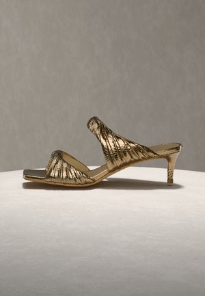 KIANA MID - Slip-on sandaler - pale gold-coloured