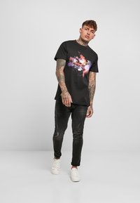 Mister Tee EAGLE TEE - Marškinėliai su spaudiniu - black