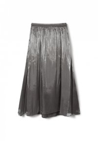 Gonna midi plissettata in tessuto metallico argento; presenta un elastico in vita e una superficie liscia e lucida. La silhouette circolare ne esalta il movimento.