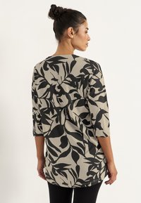 Cellbes of Sweden Langærmet T-shirt - beige black patterned