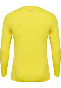 Langärmliges gelbes Sporthemd, aus glattem, feuchtigkeitsableitendem Material; verfügt über einen runden Halsausschnitt und ein figurbetontes Design.