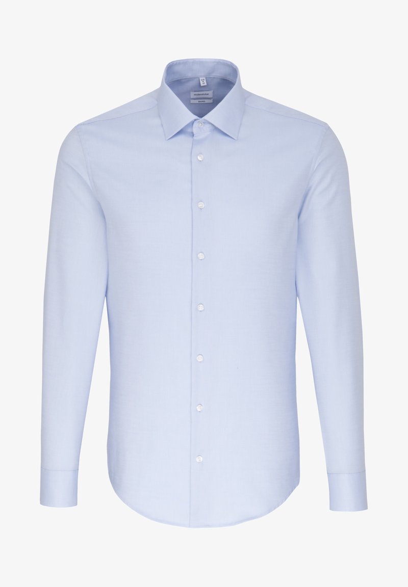 Himmelblaues, langärmeliges Button-Up-Shirt aus glattem Stoff. Verfügt über einen klassischen Kragen, einen geraden Saum und weiße Knöpfe entlang der Vorderseite.