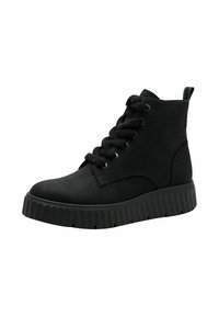 Schwarze High-Top-Stiefel aus strukturiertem synthetischen Material, mit runder Zehenform, dicker, gerillter Sohle und schwarzen Schnürsenkeln. Enthält eine Zuglasche hinten.