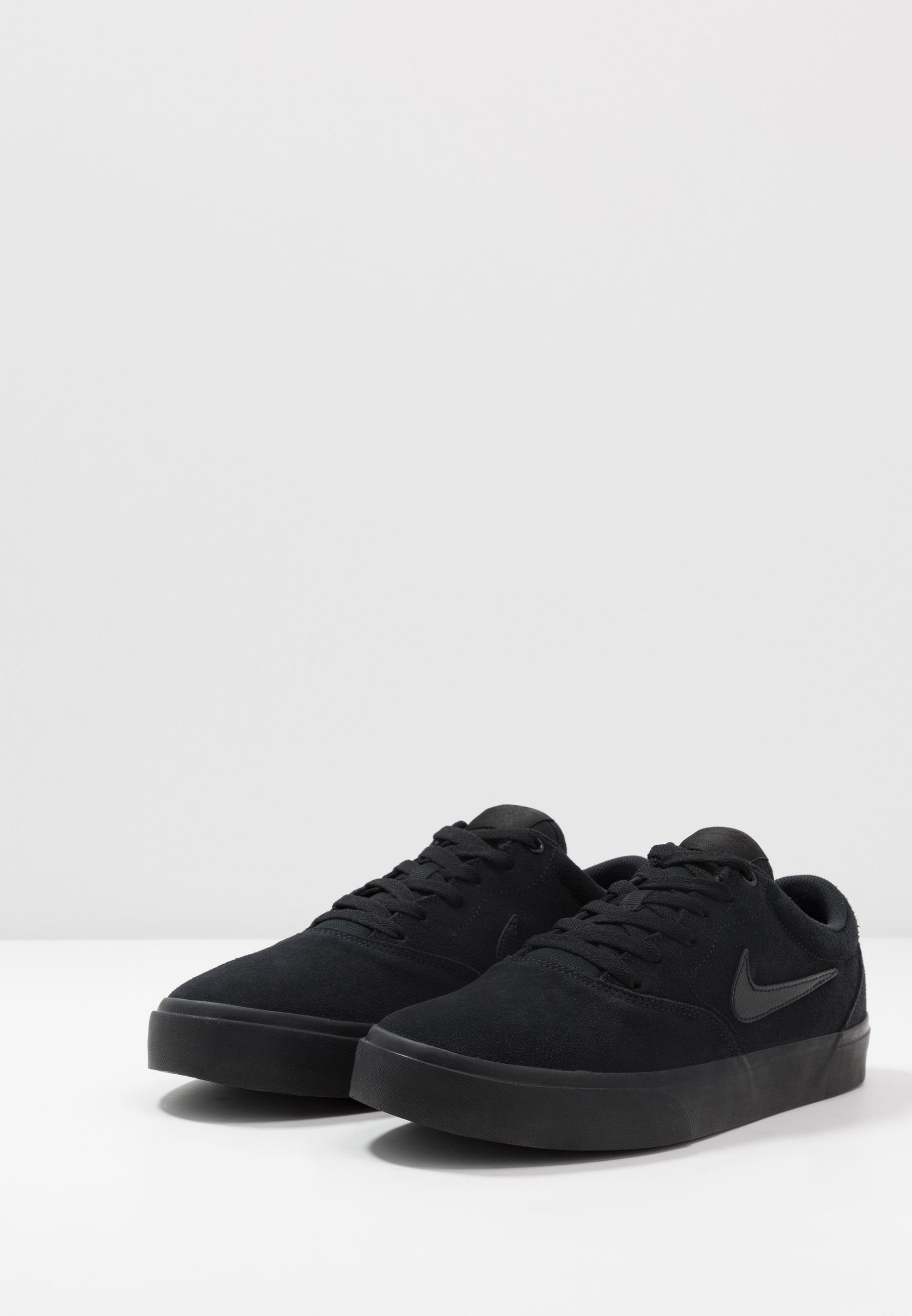 Nike SB CHARGE UNISEX - Sneakers laag - black/zwart - Zalando.nl