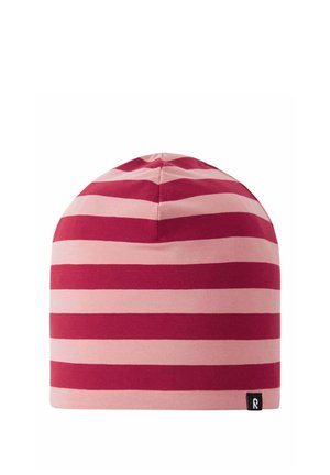 Cappello beanie con righe orizzontali rosse e rosa chiaro, con una piccola etichetta nera con logo bianco sul bordo inferiore.