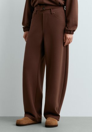 OYSHO, 5-POCKET STRAIGHT-LEG TROUSERS - Pantalon classique - cocoa