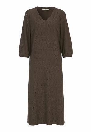 Brun knælængde kjole med V-hals, trekvartlange pufærmer og detaljeret hulmønster i blonder.