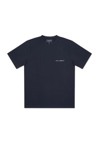 Granatowa bawełniana koszulka z krótkim rękawem, okrągłym dekoltem i małym białym logo na lewej piersi. Prosty i klasyczny design.