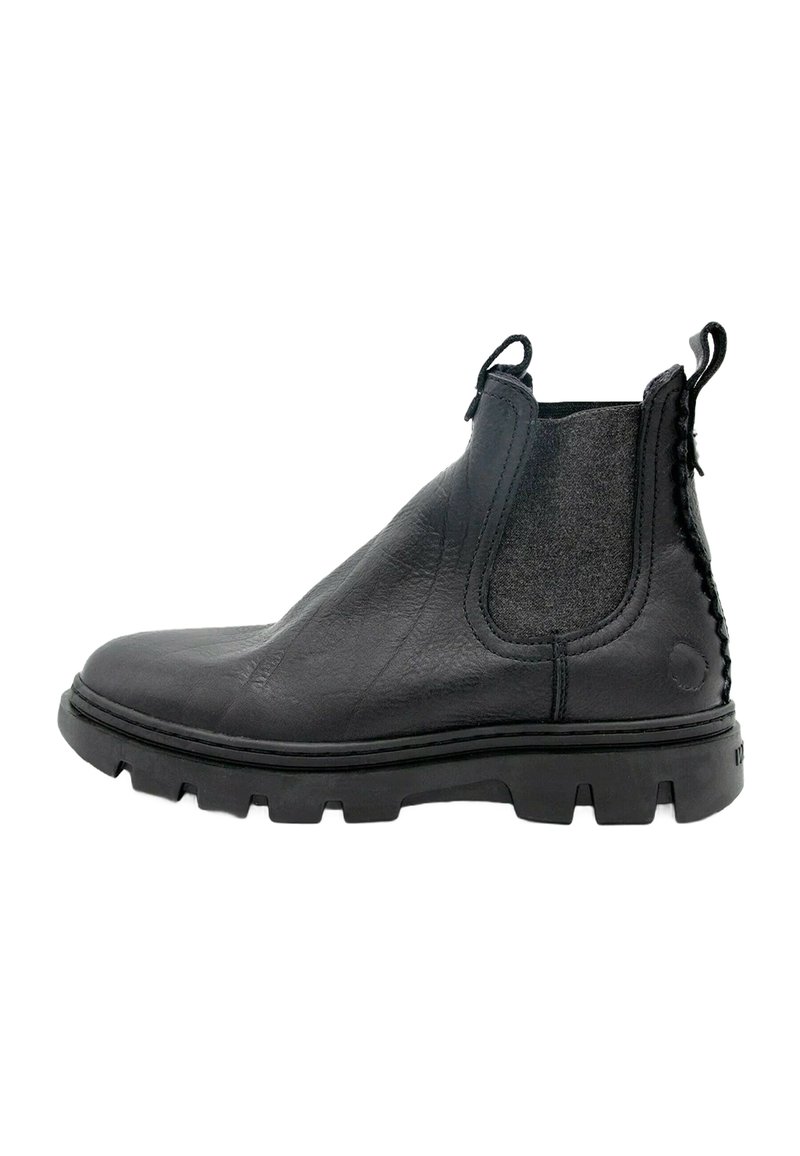 Stivaletti Chelsea in pelle nera con pannello elastico laterale, retro texturizzato, linguetta e suola robusta. Presentano una finitura liscia e accenti minimali.