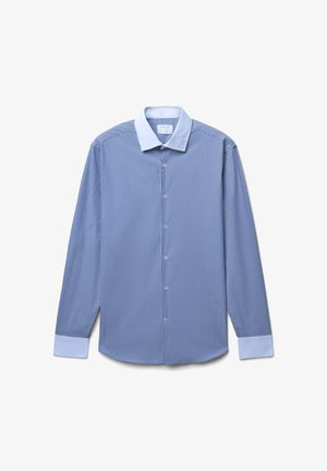 Camicia a maniche lunghe a righe blu con colletto azzurro chiaro, chiusura a bottoni frontale e polsini a contrasto. Presenta righe verticali di larghezze variabili.