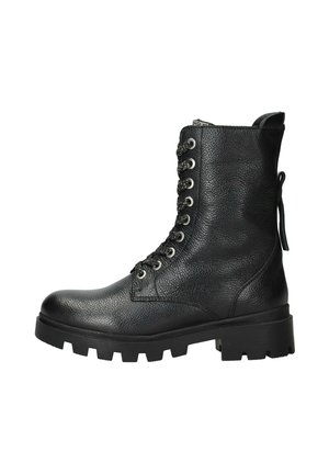 Zwarte leren veterschoenen met een gestructureerde afwerking, voorzien van metalen oogjes, een stevige rubberen zool en een trekhaak aan de achterkant.