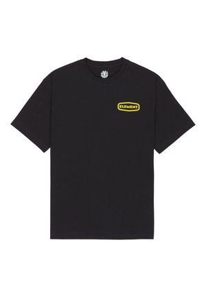 Camiseta de algodón negra con mangas cortas y cuello redondo. En la parte delantera presenta un logotipo amarillo rectangular de "ELEMENT".