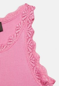 Rosemunde REGULAR - Top - bubblegum pink