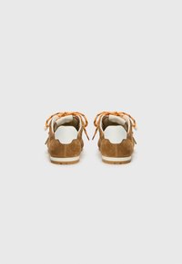 Nubikk BILLY LOU - Joggesko - cognac
