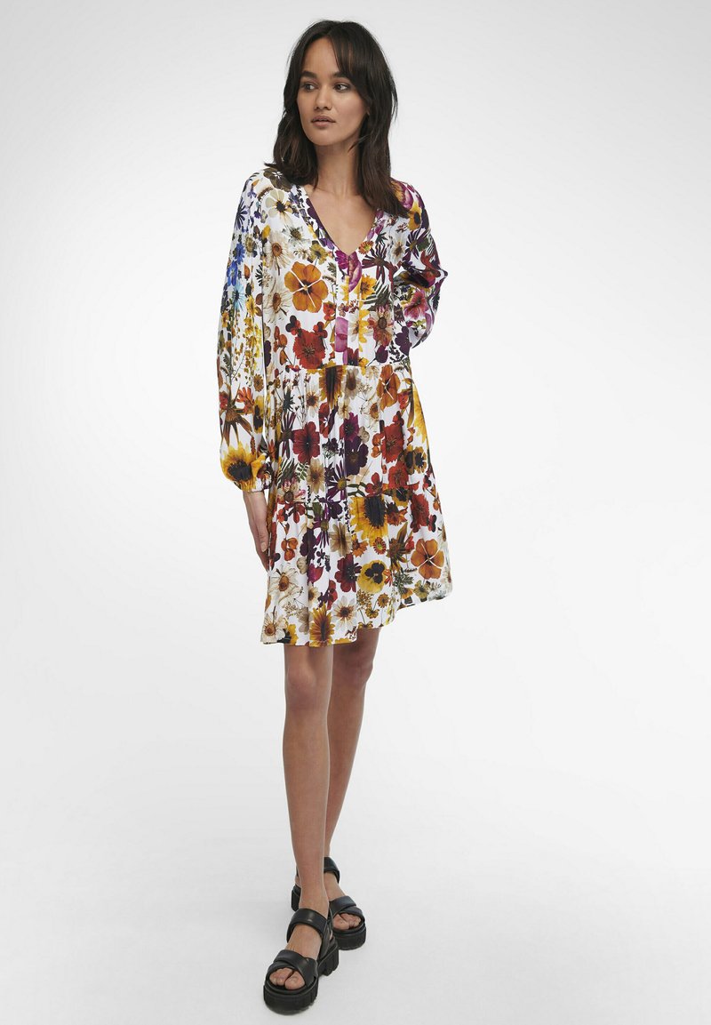 Damen Freizeitkleider | MARGITTES Freizeitkleid weiß multicolor/weiß - DY28042 Damen Freizeitkleider | MARGITTES Freizeitkleid weiß multicolor/weiß - DY28042