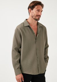 Buratti REGULAR FIT - Camisa - khaki