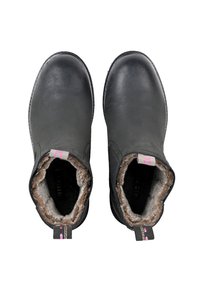 Zwarte enkellaarsjes met een glad leren buitenkant, neplederen voering en roze trekloops; met een ronde neus en een platte zool.