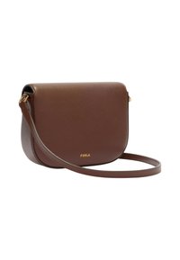 Borsa a tracolla in pelle marrone con una texture liscia, forma arrotondata e dettagli in metallo color oro. Logo "FURLA" impresso sulla parte frontale.