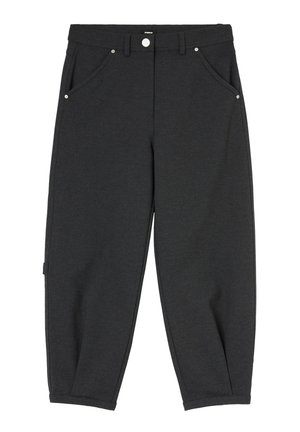 Pantaloni della tuta grigio scuro, realizzati in tessuto morbido, dotati di due tasche frontali, chiusura con bottone e una vestibilità comoda con orli svasati.