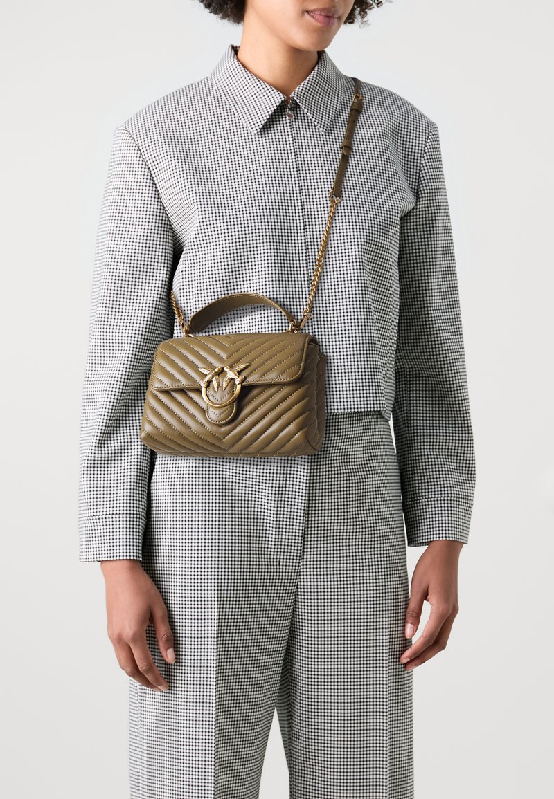 Pinko LOVE LADY PUFF MINI - Kabelka - piantagione/antique gold