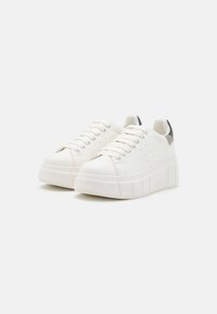 Tamaris Trainers - white