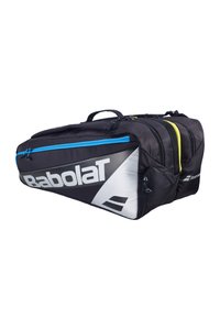 Borsa sportiva Babolat nera e grigia con numerosi scomparti con zip, dotata di accenti blu e gialli sulle zip e di una maniglia superiore.