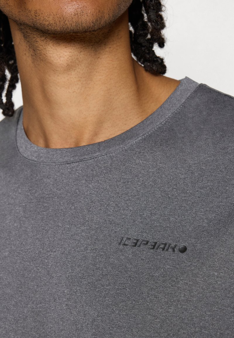 Grijze katoenen t-shirt met een ronde halslijn, voorzien van een subtiel reliëf logo "ICEPEAK" op de borst, een gladde textuur en een casual pasvorm.