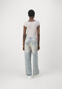 BDG Urban Outfitters JAYA - Džinsi ar platām starām - pink tint