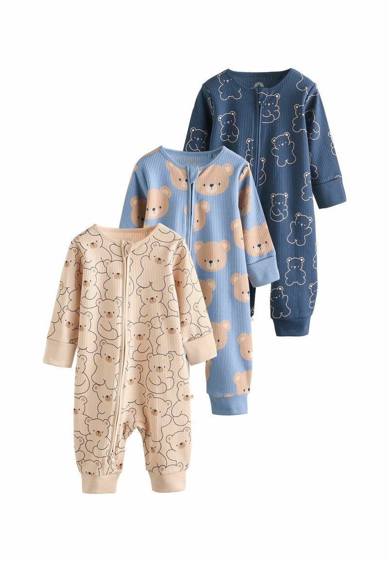 Tre tutine per neonati in morbido tessuto, con motivi a orsetto. I colori includono beige, azzurro e blu scuro, tutte con cerniere.