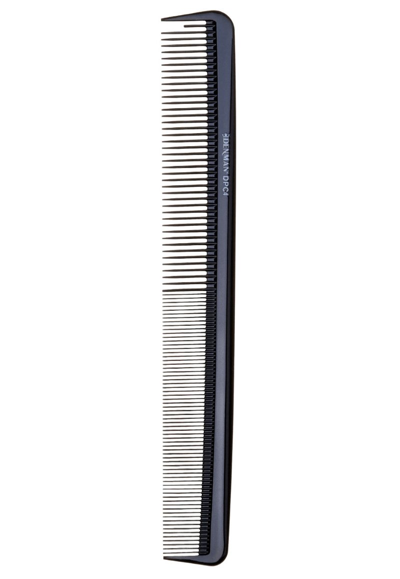 Schwarzer Plastik-Kamm mit einem langen, schmalen Design. Verfügt über feine und breite Zähne, mit geraden Kanten und einer glatten Textur. Logo auf der Seite aufgedruckt.