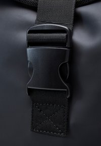 Thumbnail Image 5