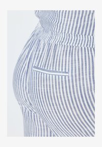 Unselected, atlantic blue