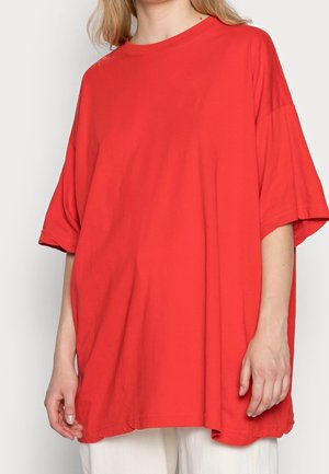 T-paita - red