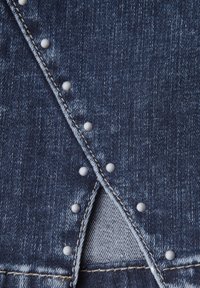 Thumbnail Image 6
