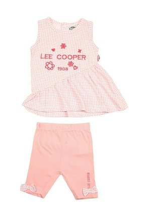 Haut sans manches à carreaux roses avec un ourlet évasé, portant le texte "LEE COOPER". Pantalons roses assortis avec des nœuds à l'ourlet. Matériel en coton.