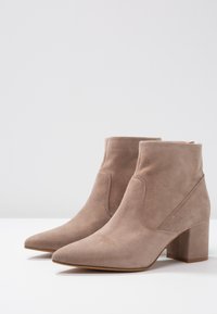 Zign Ankle boot