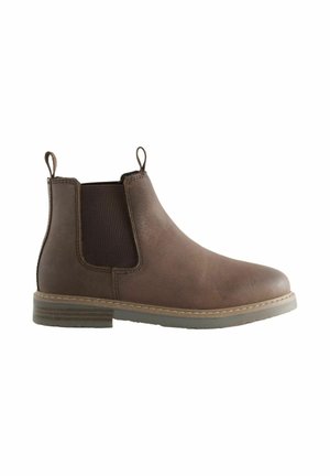 Hnedé kožené Chelsea boots s elastickými bočnými panelmi, pútkami na päte a členku a s nízkou zloženou podrážkou.